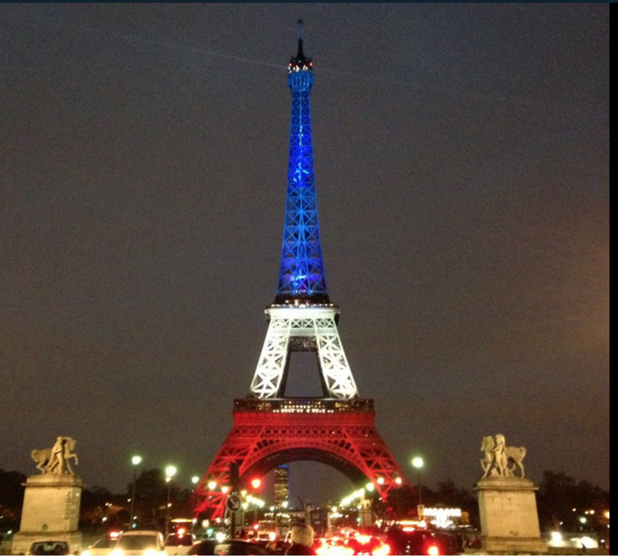 Video La Tour Eiffel Se Pare De Bleu Blanc Rouge Vipsg