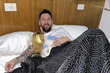 Lionel Messi avec la Coupe du Monde