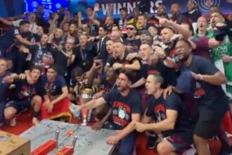 PSG : explosion de joie dans le vestiaire après le sacre européen !