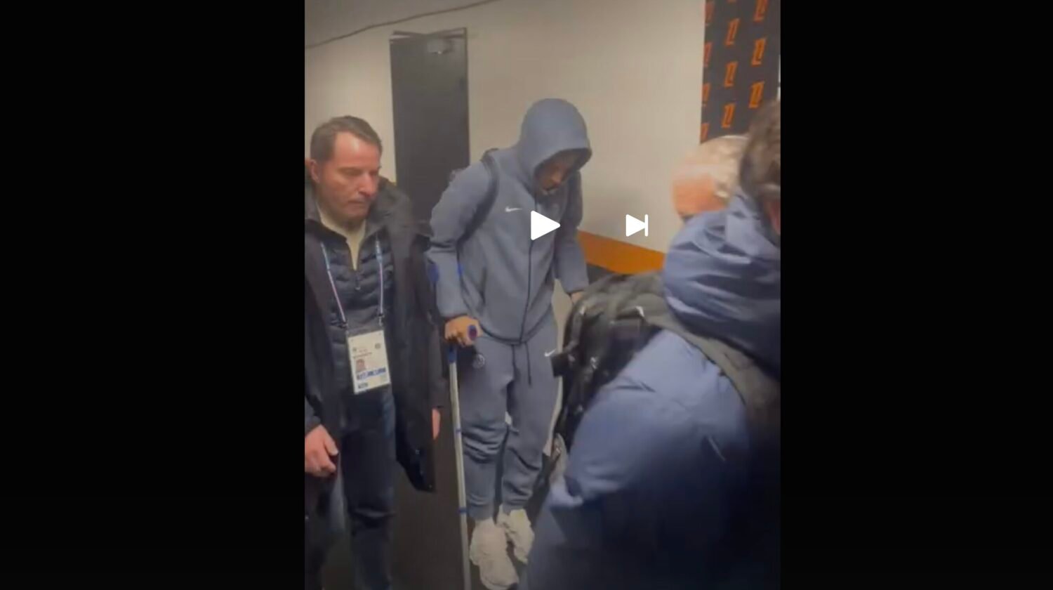 VIDEO. Désiré Doué repart en béquilles après Lorient/PSG