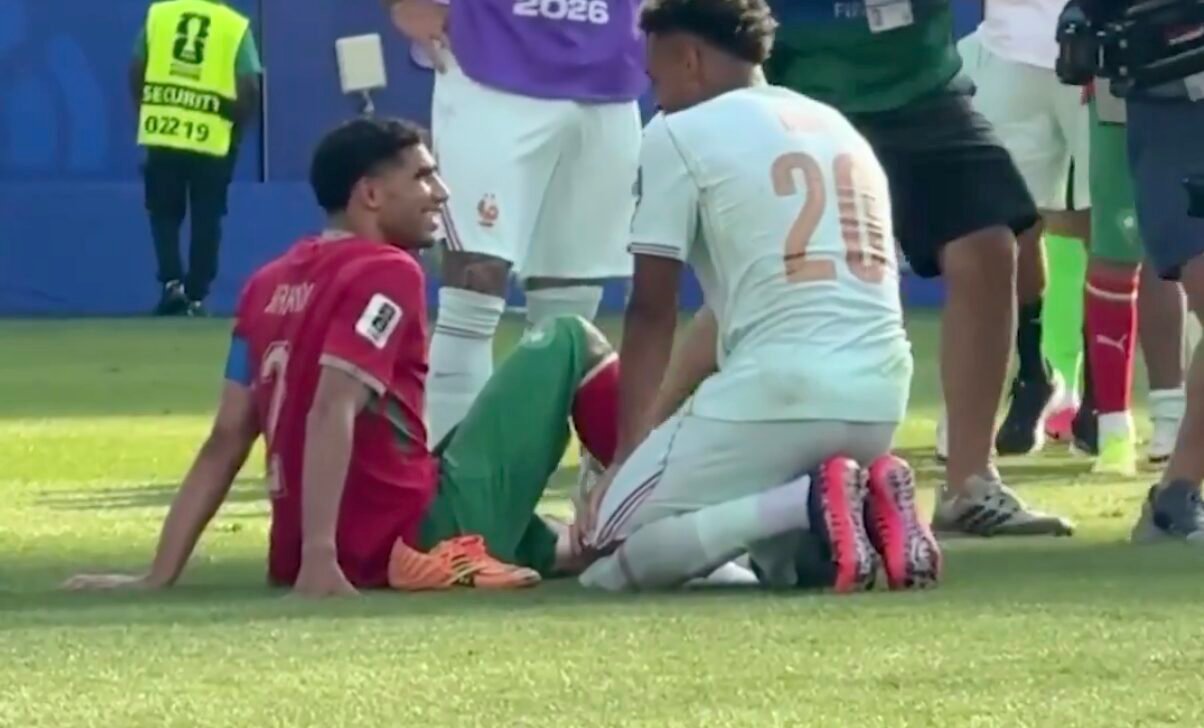 VIDEO. Les joueurs du PSG réconfortent Hakimi, éliminé par les Bleus